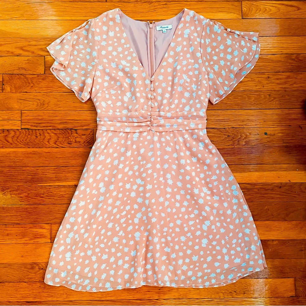 Madewell Ruched-Waist Flutter Sleeve Mini Dress in Star Shower Pale Peach Size 2 - Picture 4 of 14